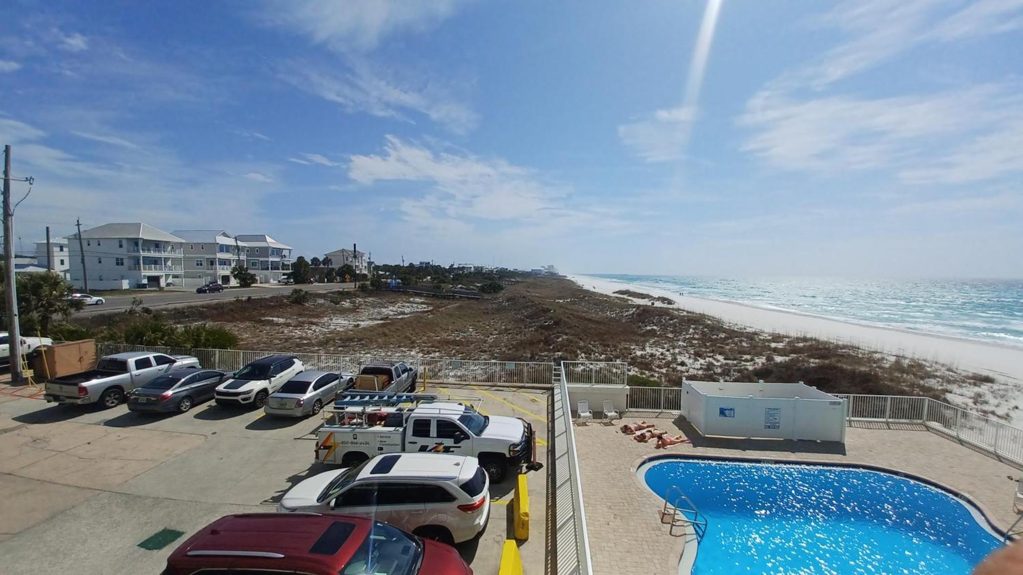 Couples Getaway, Honeymoon Sweet, Perfectly Cozy Beach Front Condo With Kitchen, Pool, Free Parking,Check-In At Door Panama City Beach Exterior photo