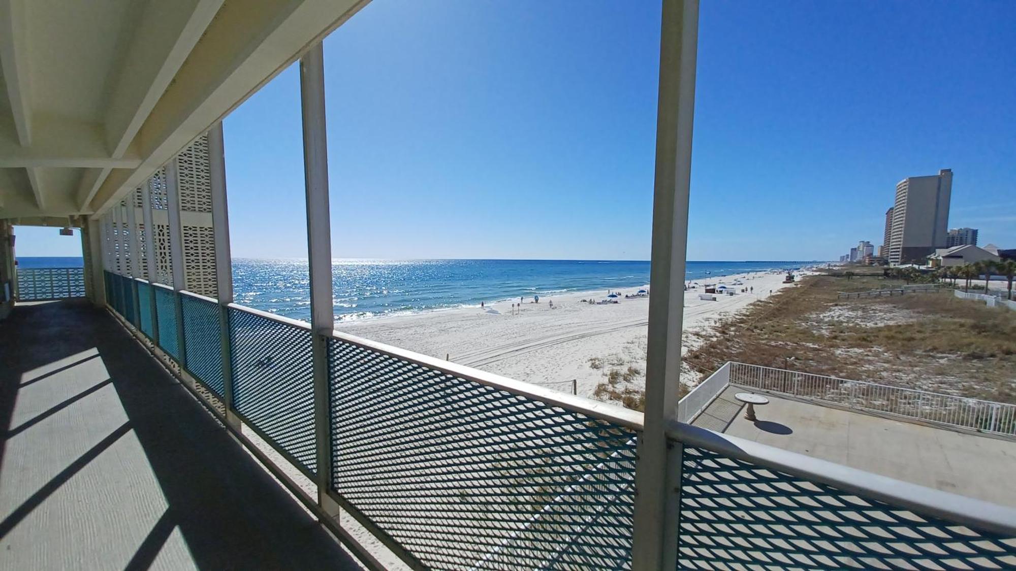 Couples Getaway, Honeymoon Sweet, Perfectly Cozy Beach Front Condo With Kitchen, Pool, Free Parking,Check-In At Door Panama City Beach Exterior photo